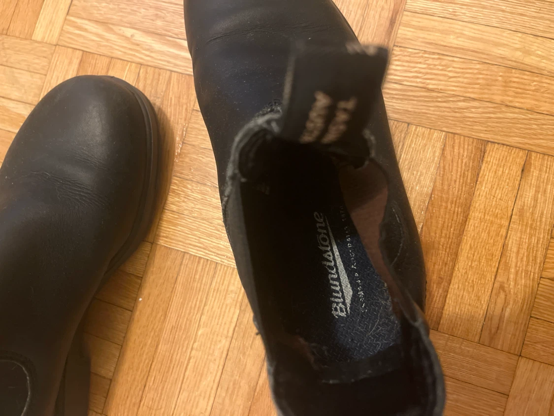Blundstone Black Leather Chelsea Boots - photo 2
