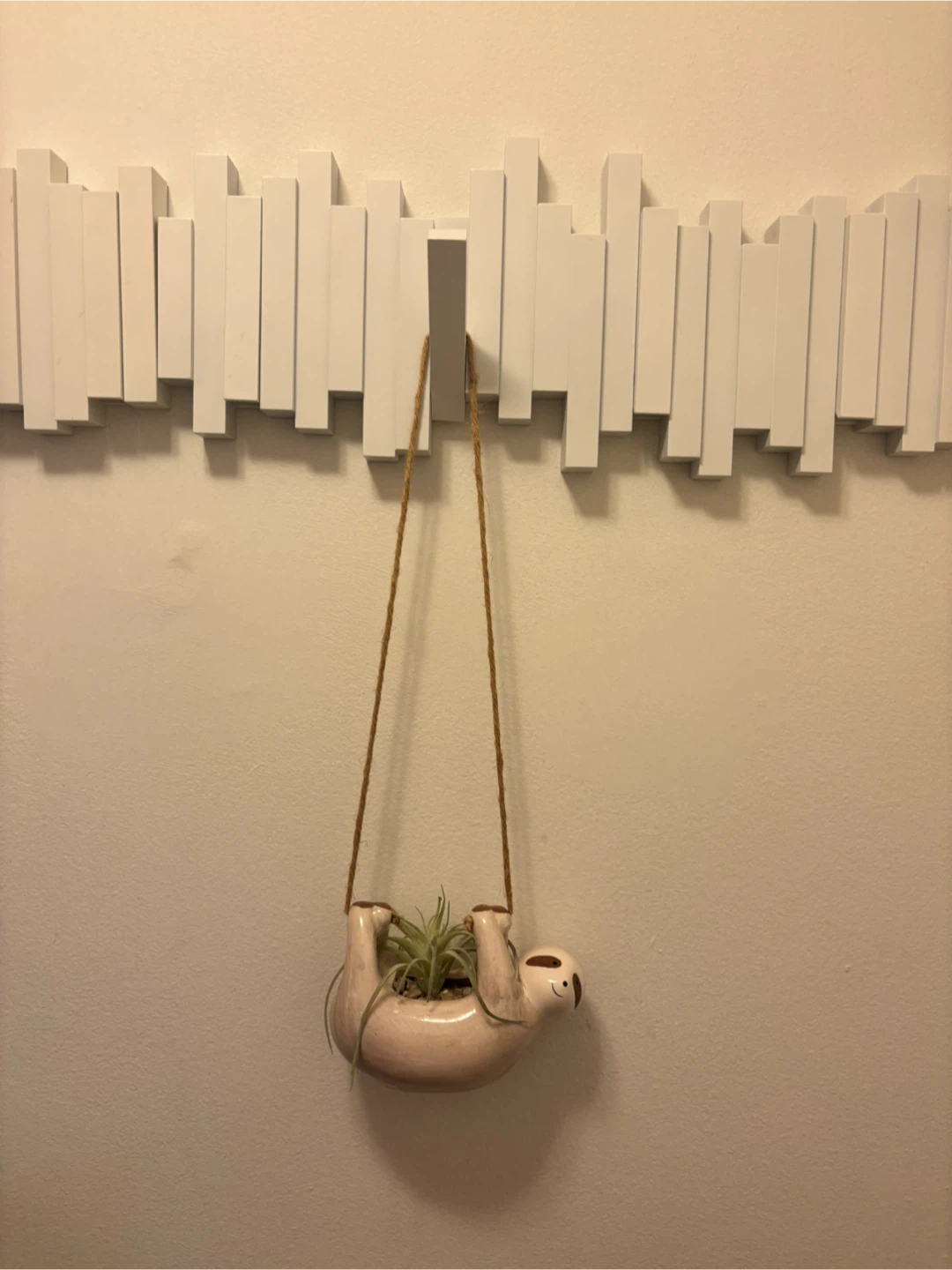 MOVING - Cute Sloth Hanging Planter - photo 4