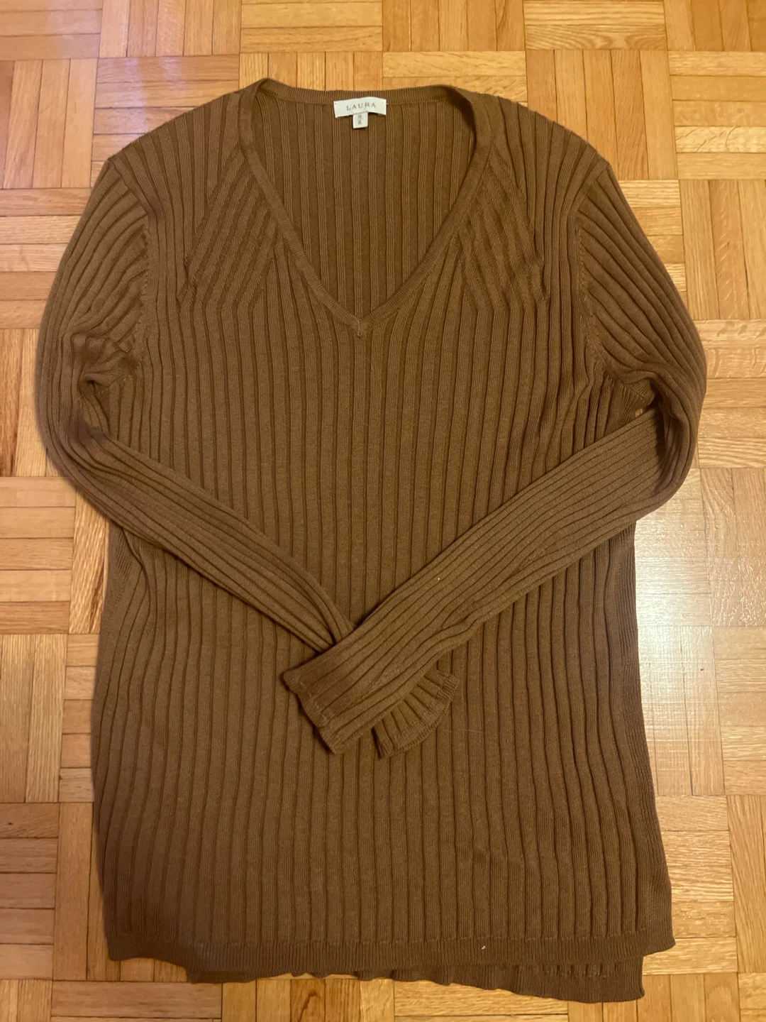 Laura Women's Brown Ribbed V-Neck Sweater