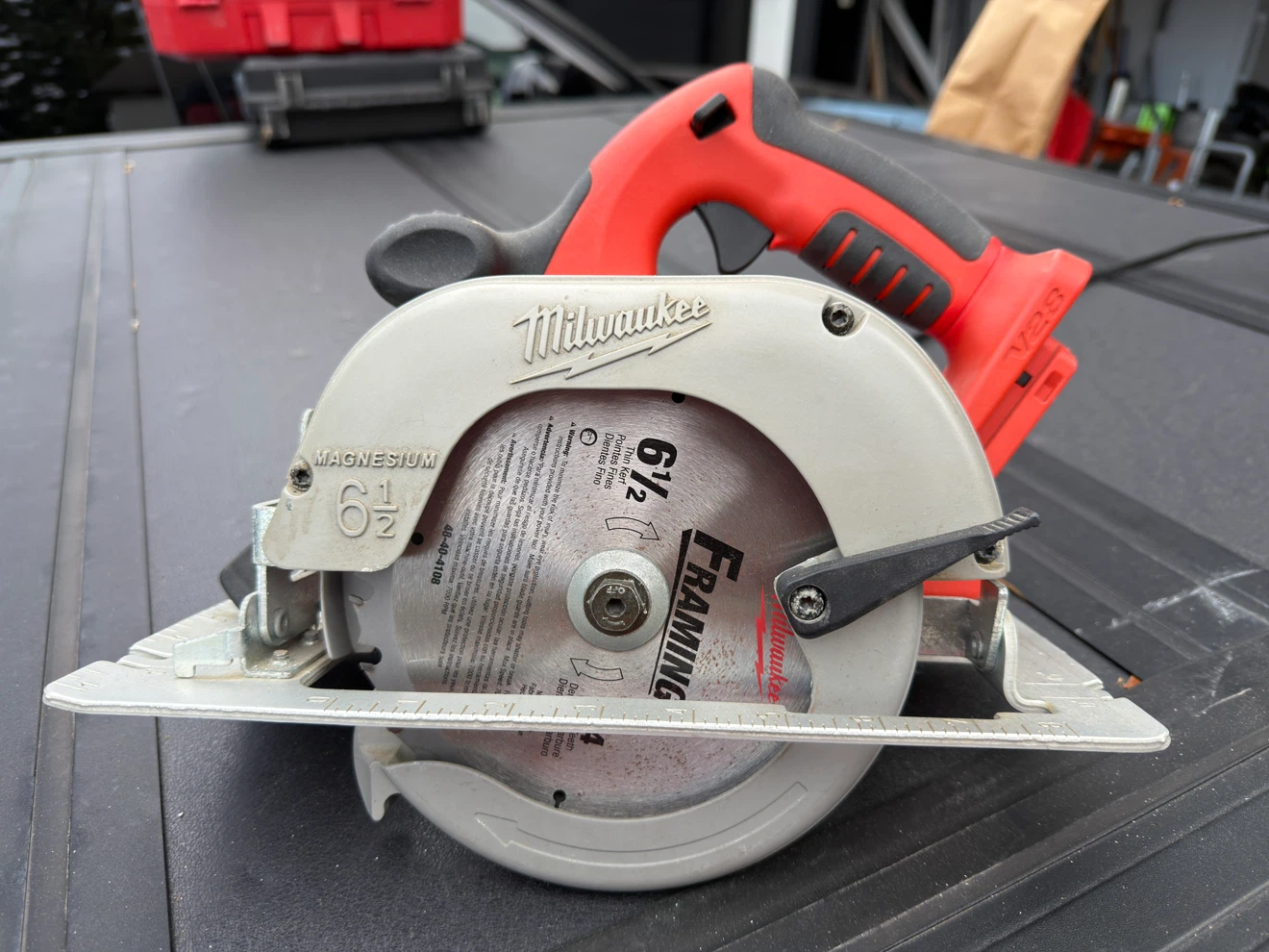 Milwaukee V28 Circular Saw 6 1/2"
