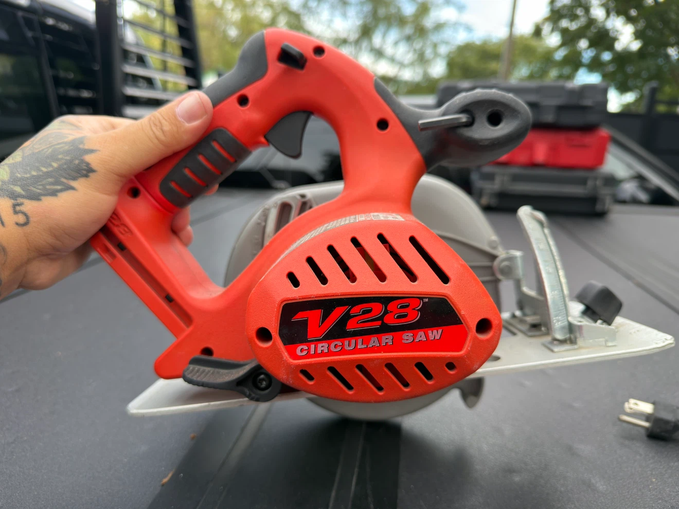 Milwaukee V28 Circular Saw 6 1/2" - photo 3