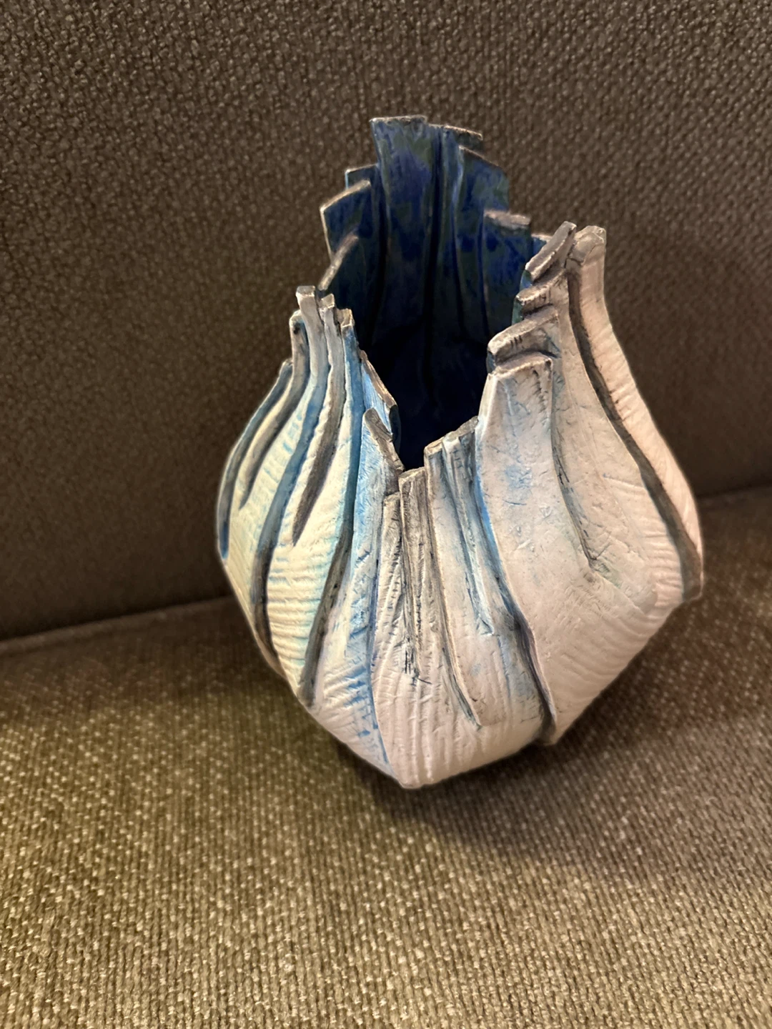 Unique Ceramic Vase - Blue & White - photo 2