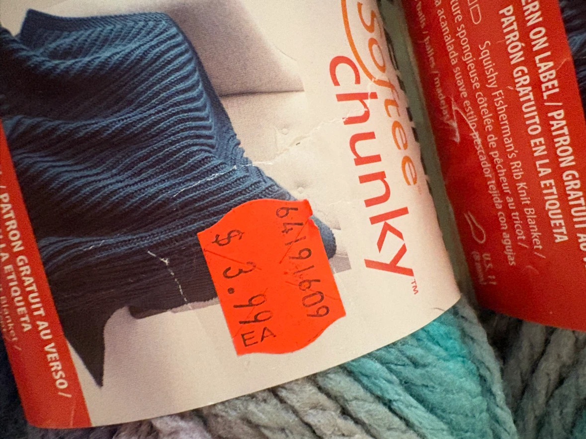 5 Balls of Bernat Softee Chunky Yarn - photo 2