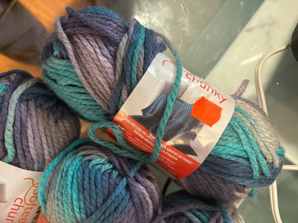 5 Balls of Bernat Softee Chunky Yarn - photo 3