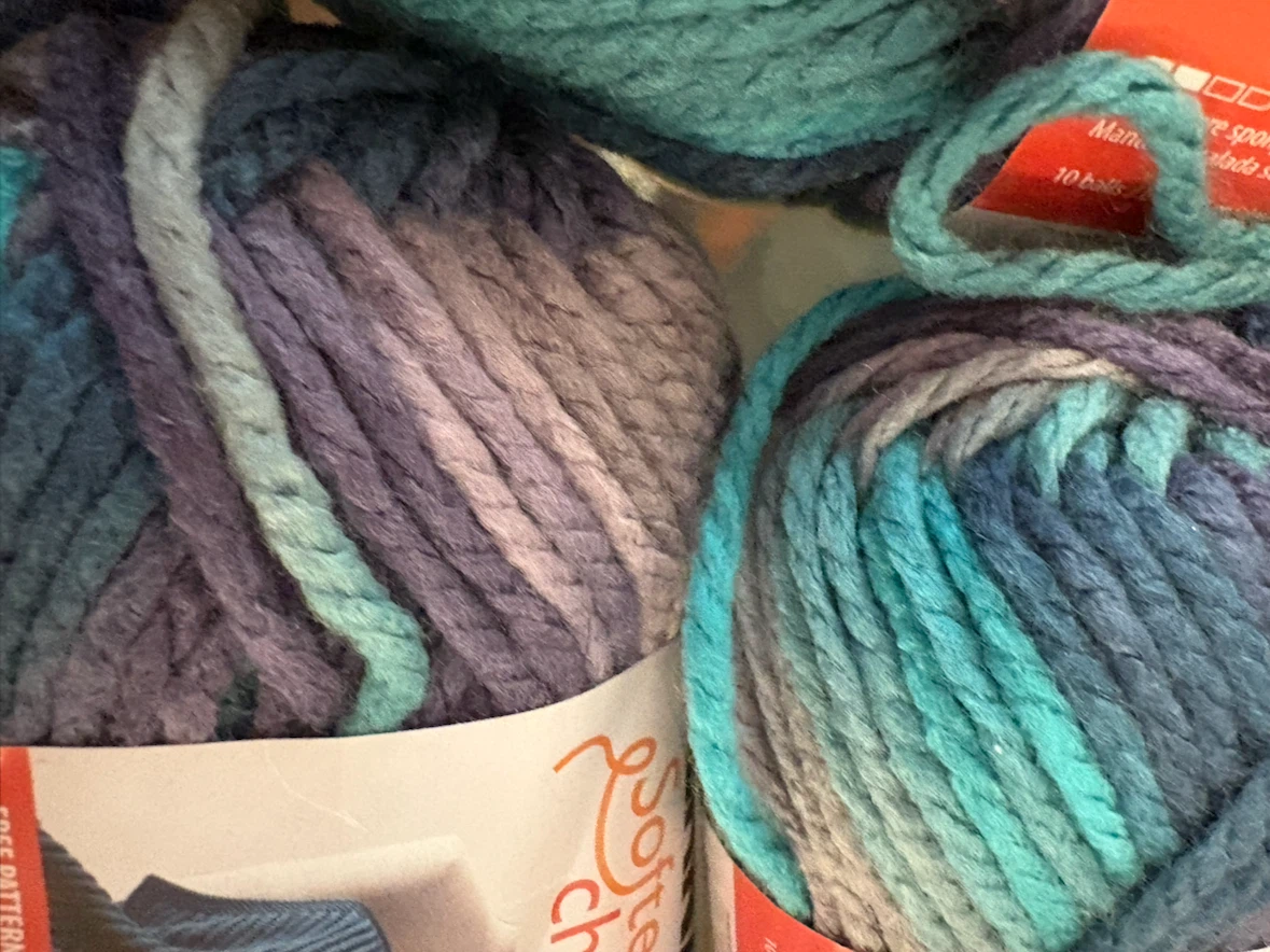 5 Balls of Bernat Softee Chunky Yarn - photo 4
