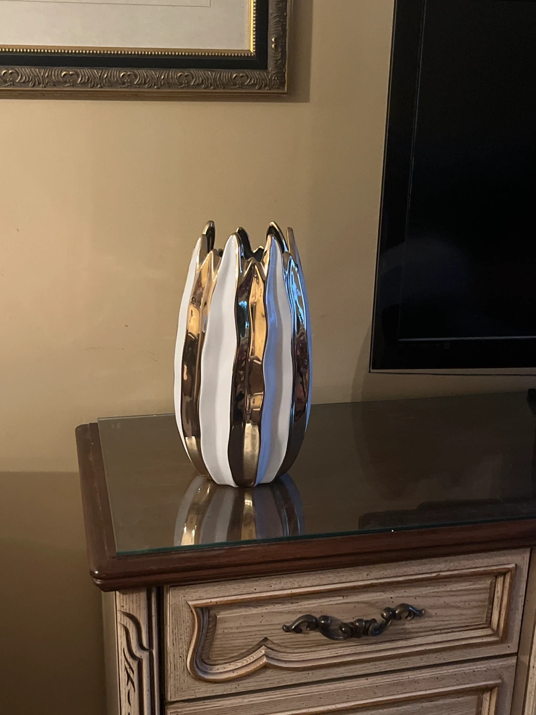 15" White & Gold Ceramic Luxury Statement Vase - Simply Stunning