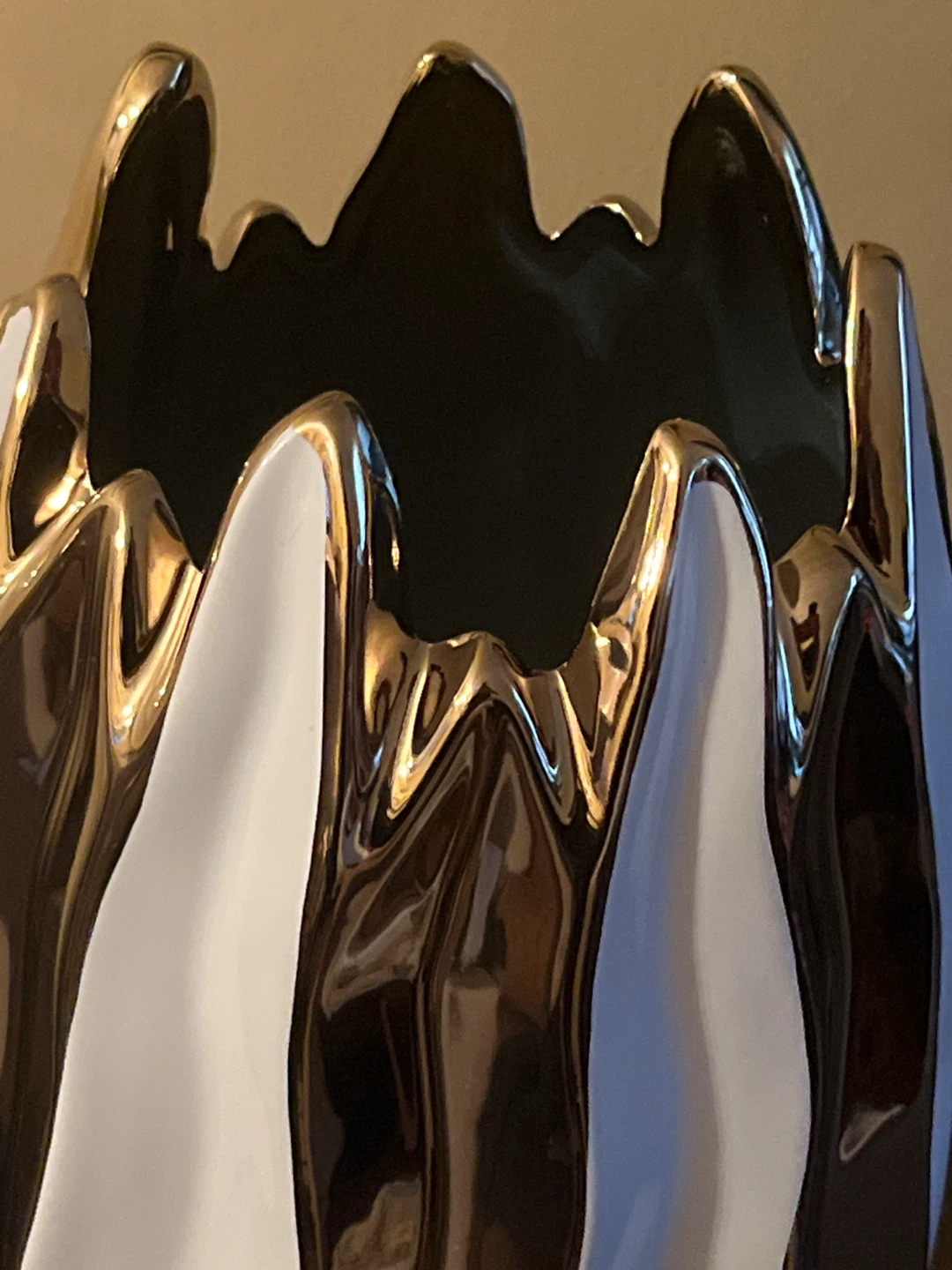 15" White & Gold Ceramic Luxury Statement Vase - Simply Stunning - photo 3