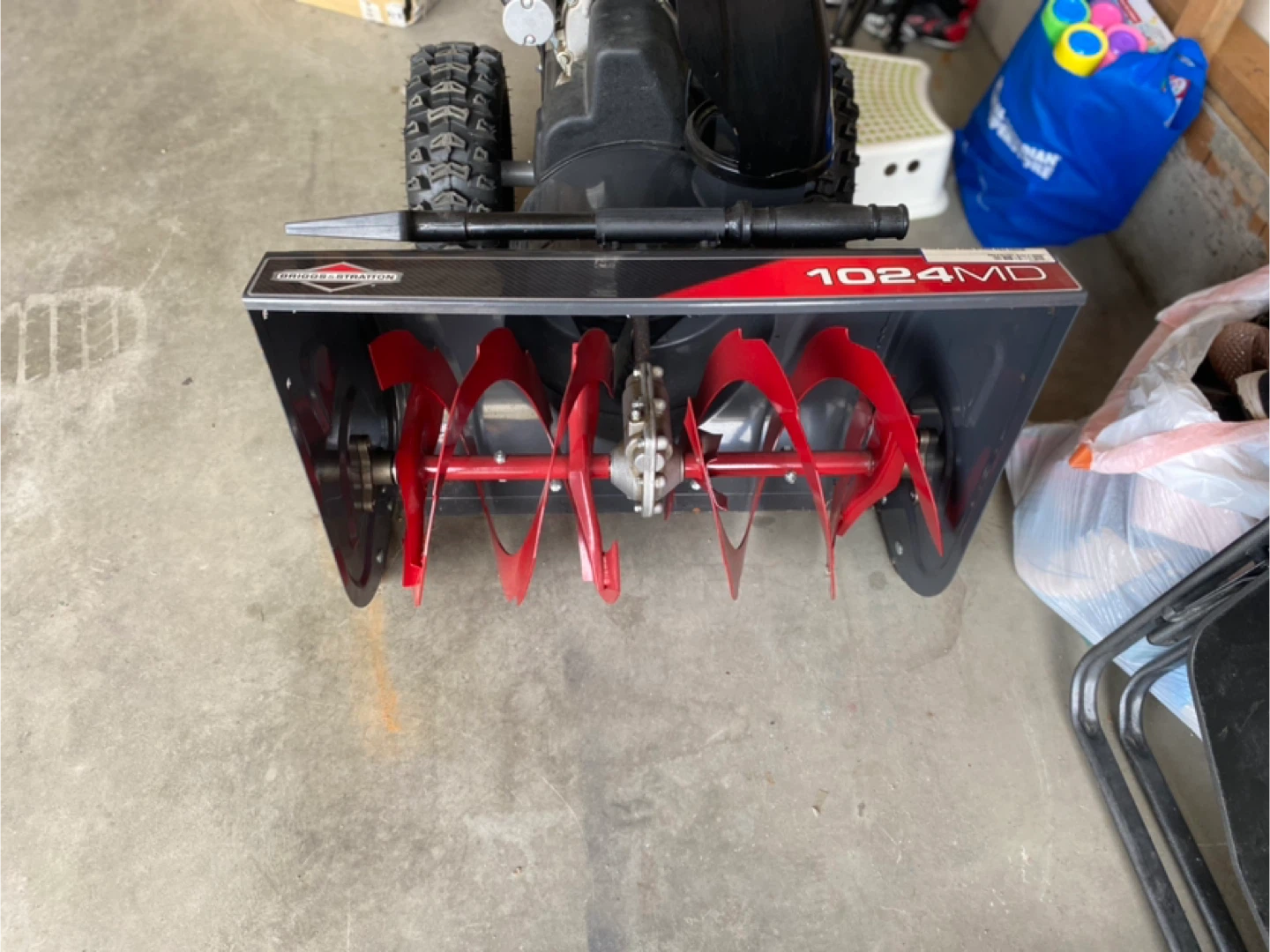Briggs & Stratton 1024MD Snowblower - photo 5