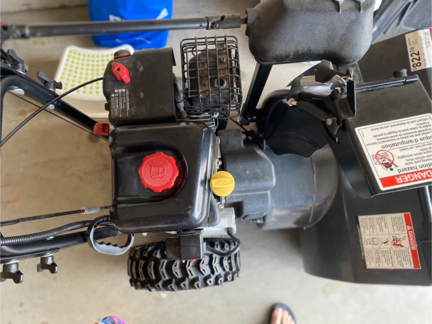 Briggs & Stratton 1024MD Snowblower - photo 3