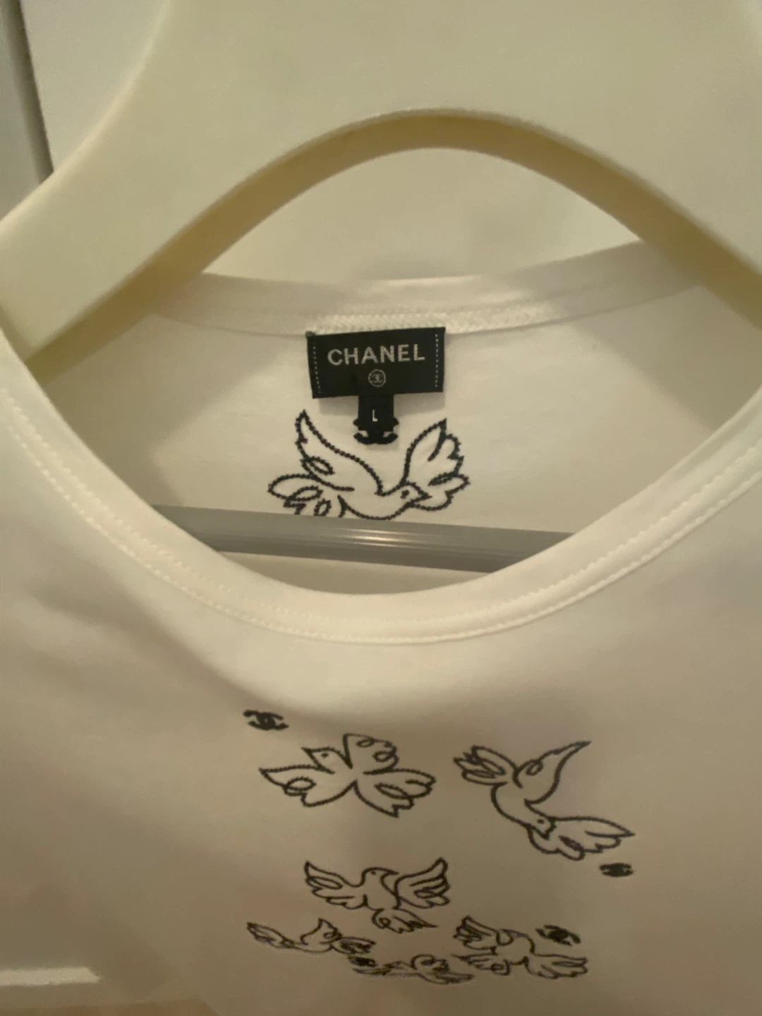 Chanel White T-Shirt with Dove Embroidery - photo 3