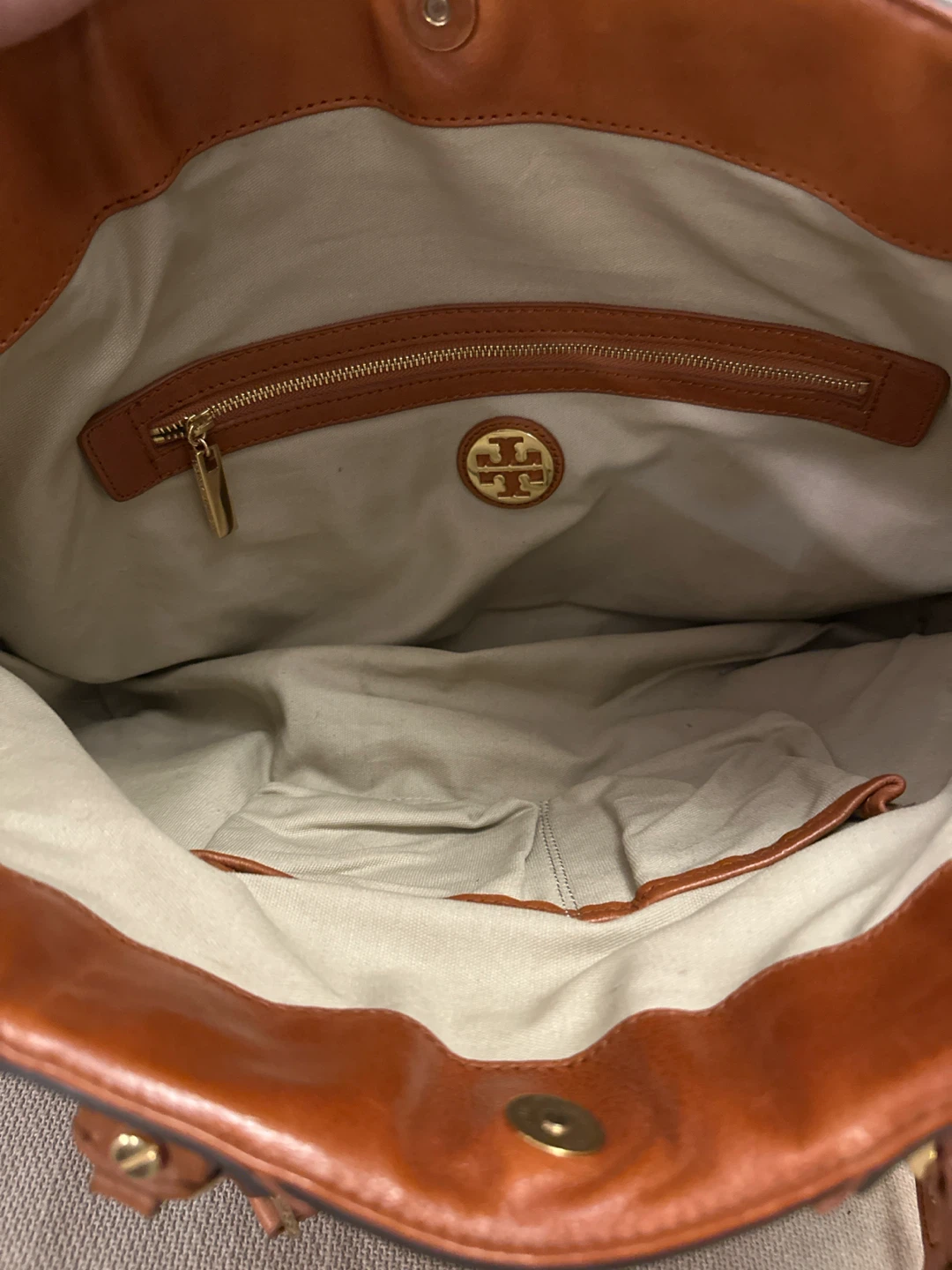 Tory Burch Patent Leather Tote - photo 3
