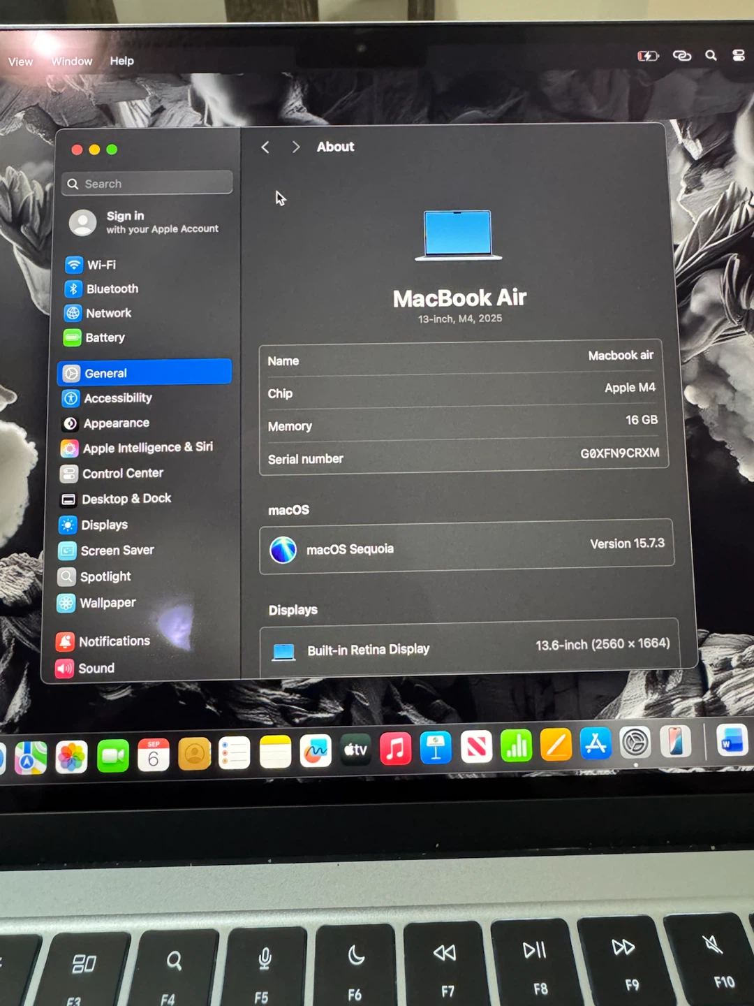 Apple MacBook Air 13-inch M4 (2025) - photo 2