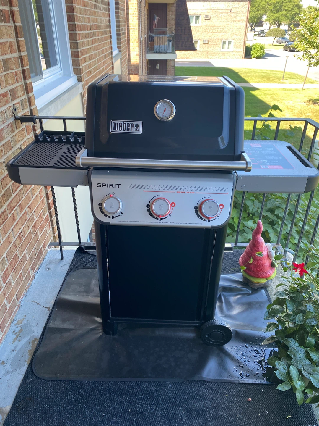 Weber Spirit Gas Grill with Sear Zone