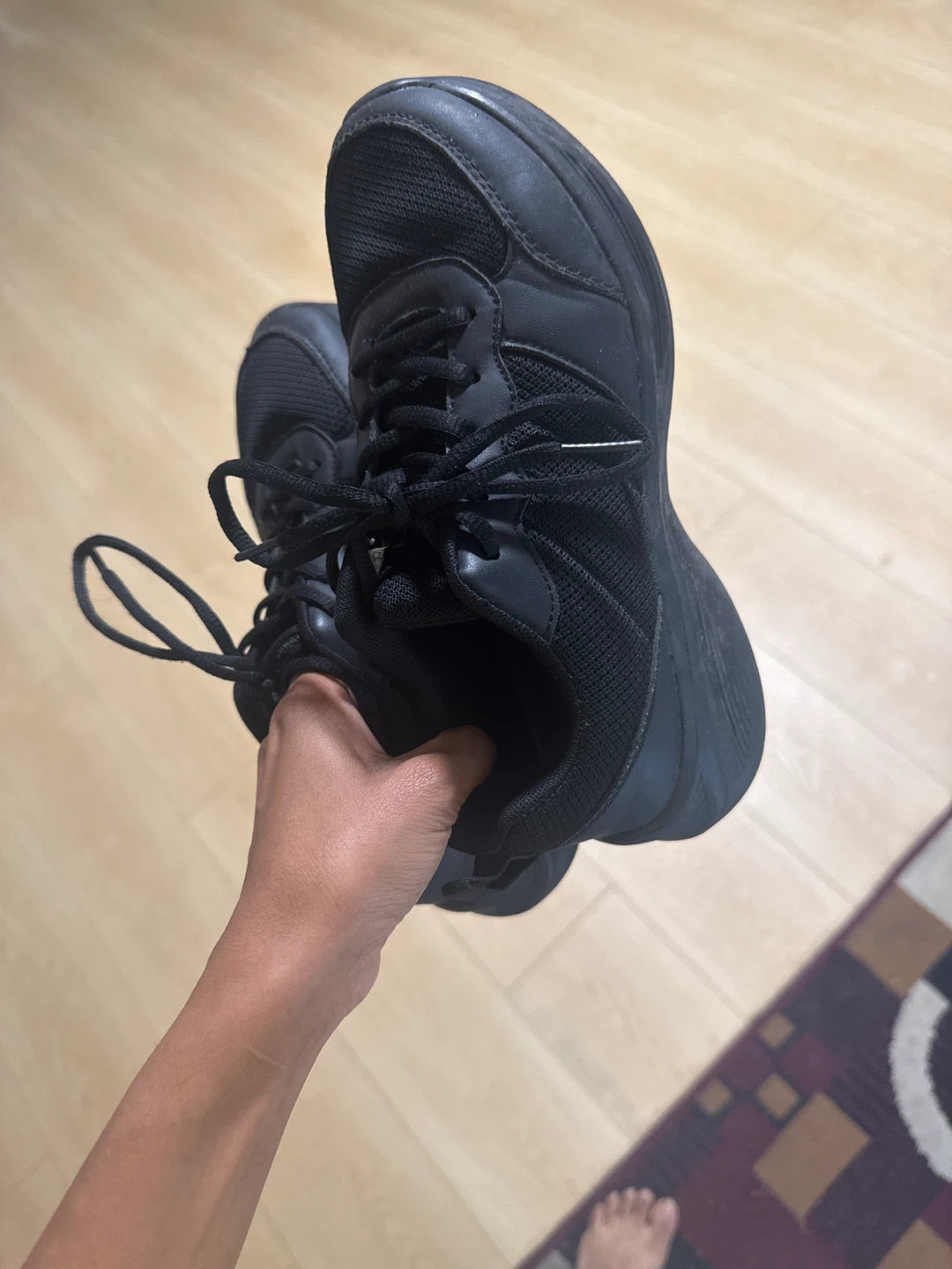 Black Sneakers - photo 2