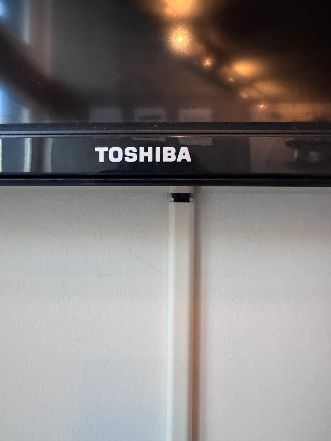 43” Toshiba TV - photo 2
