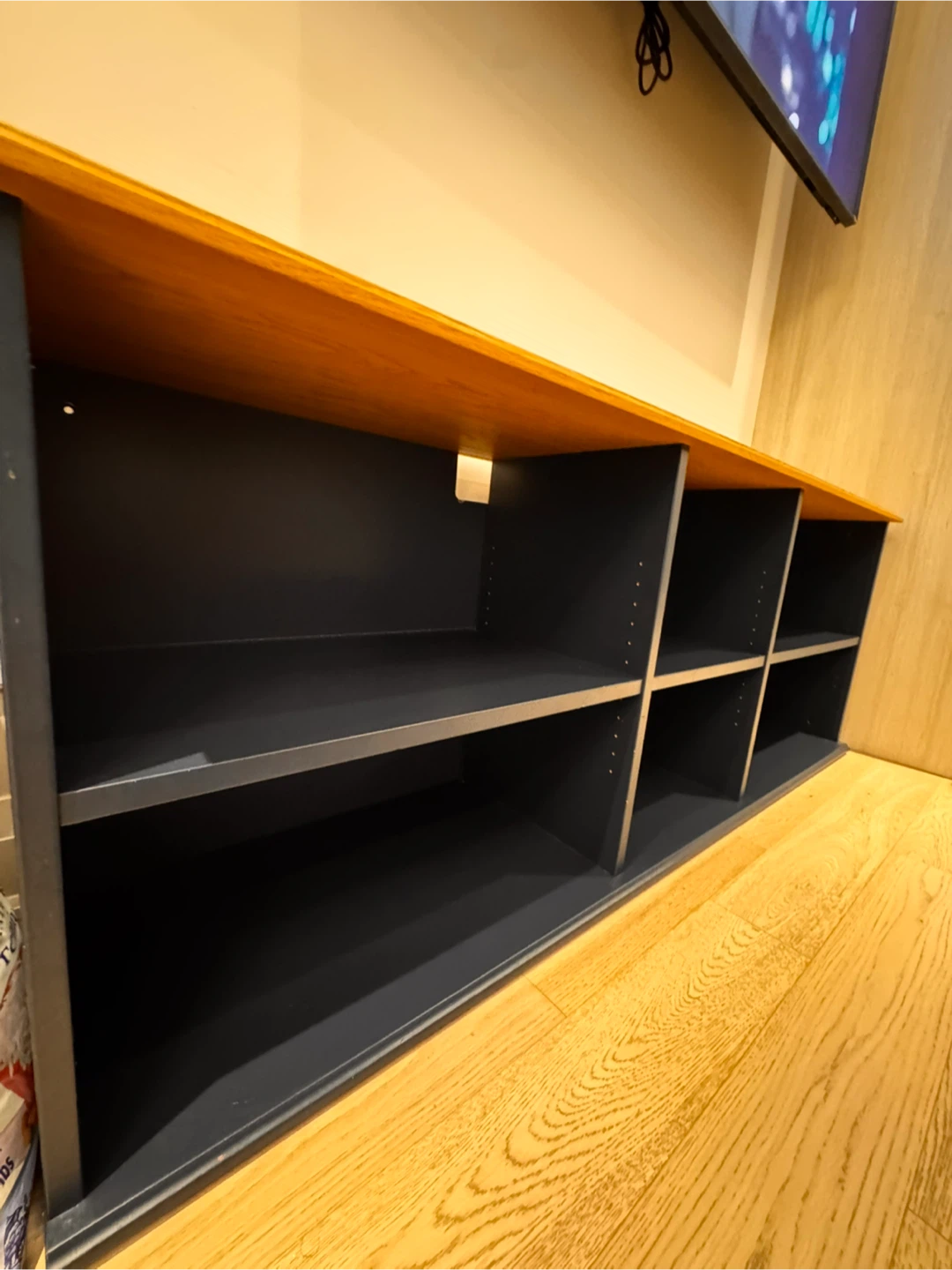 Two-Tone Storage Bench Console - photo 3