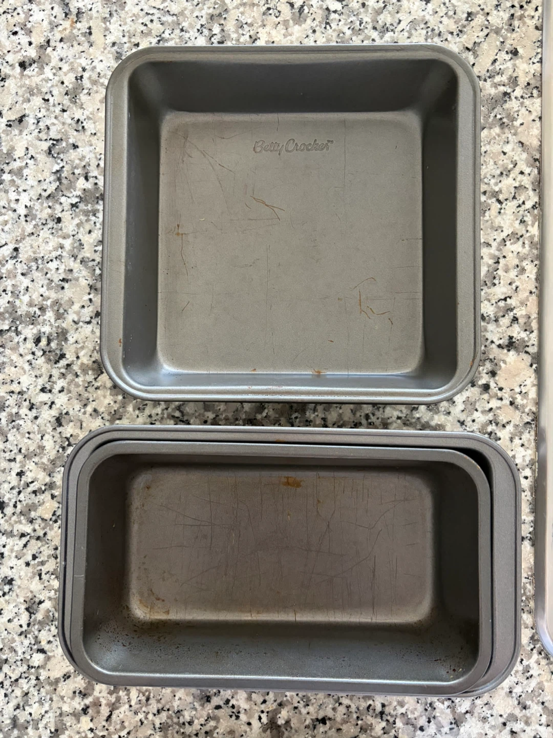 4 Baking Pans (Square & Loaf)