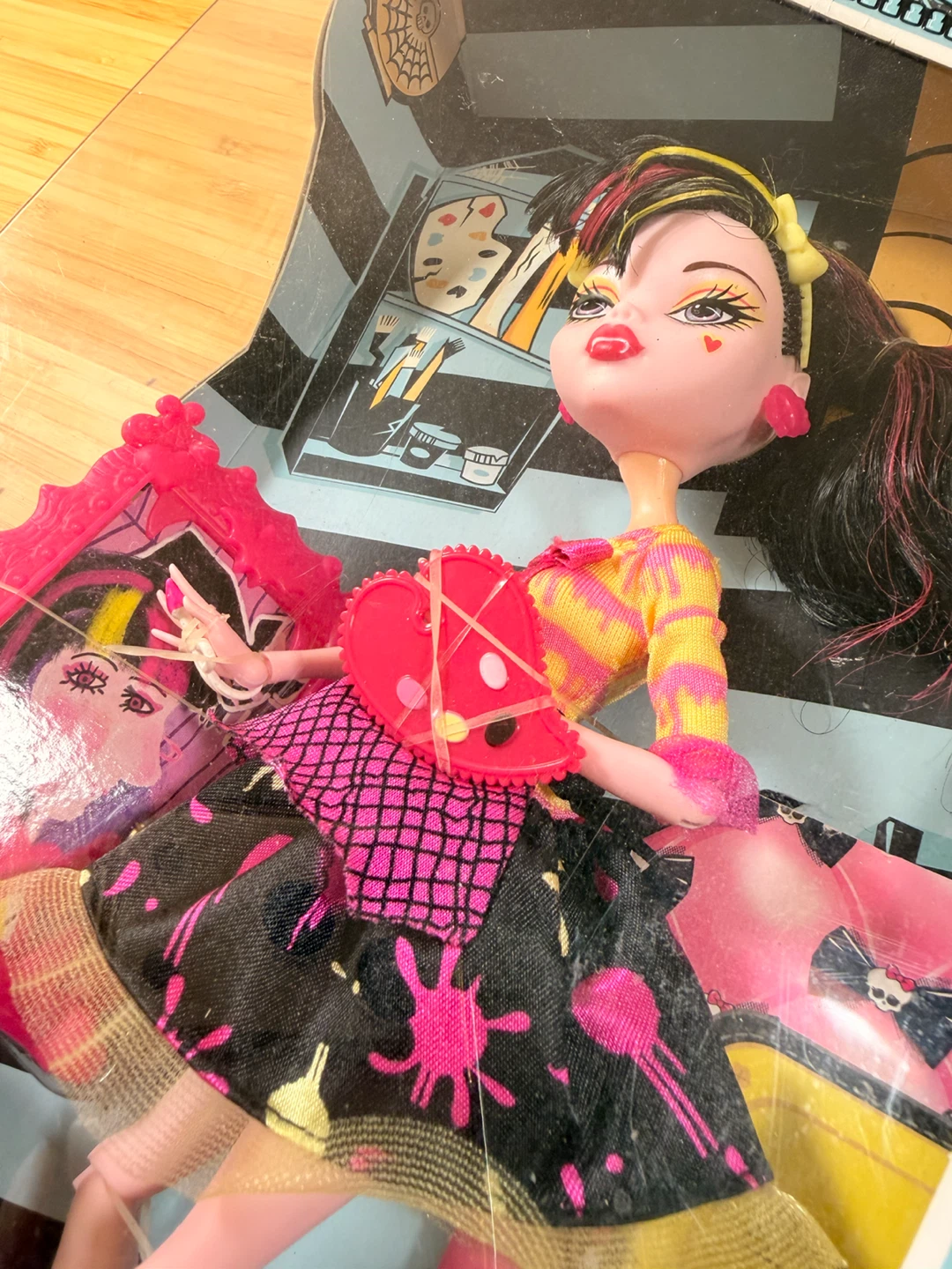 Monster High Art Class Draculaura Doll - photo 2