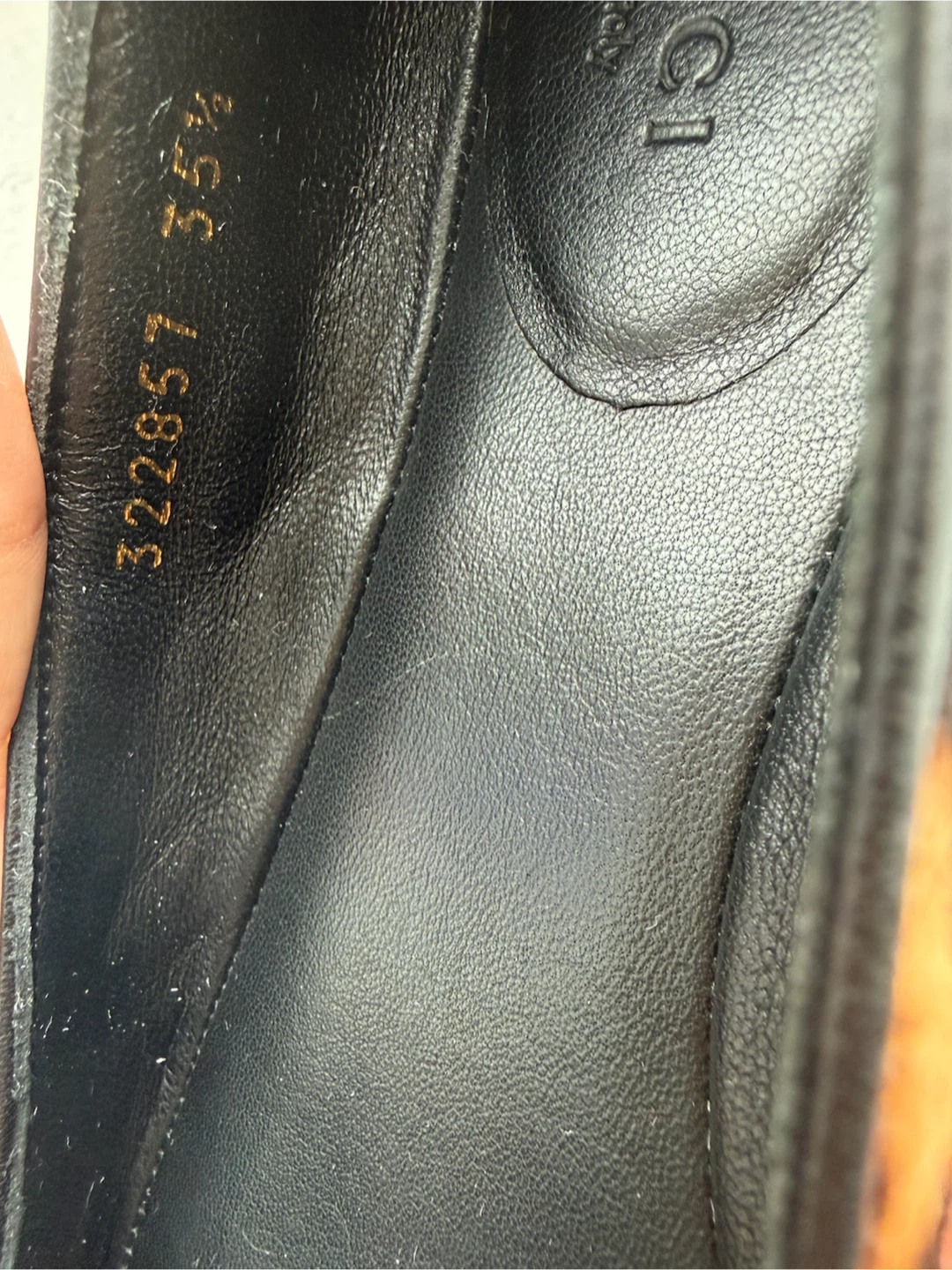 Gucci Leopard Print Flats - photo 4
