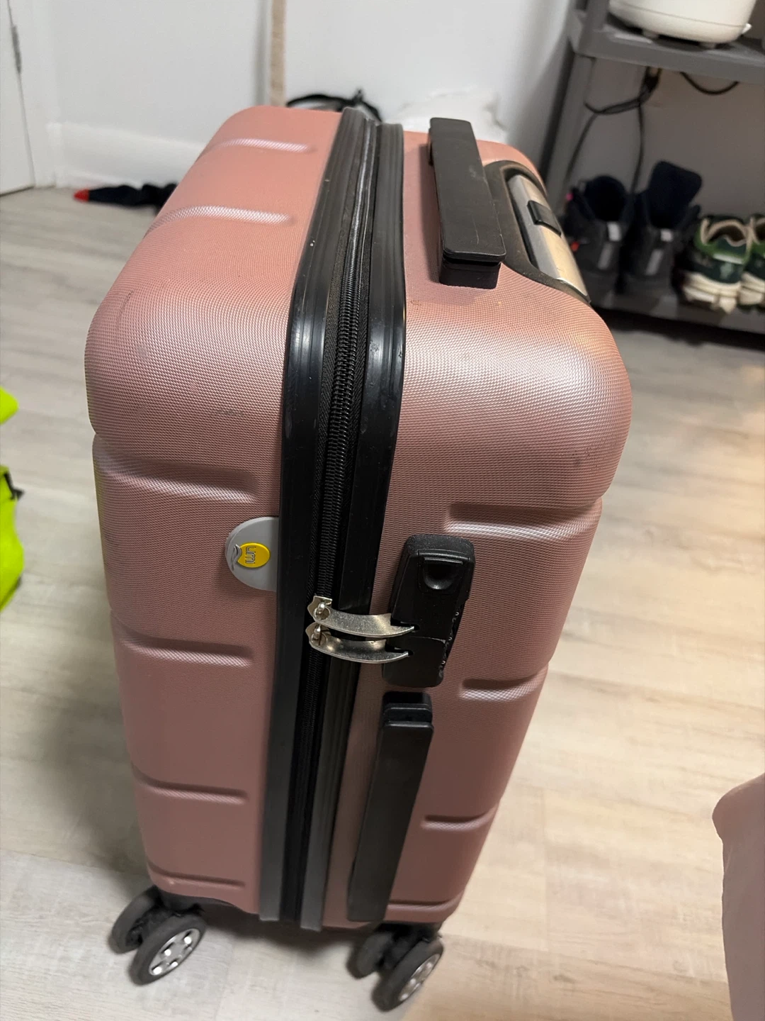 Pink Hardshell Carry-on Luggage - photo 2