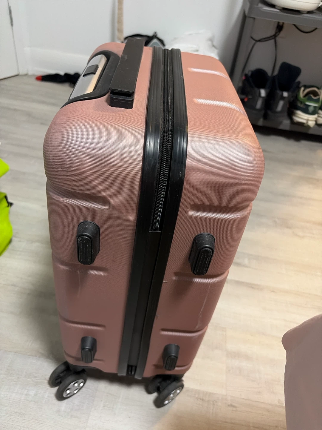 Pink Hardshell Carry-on Luggage - photo 4