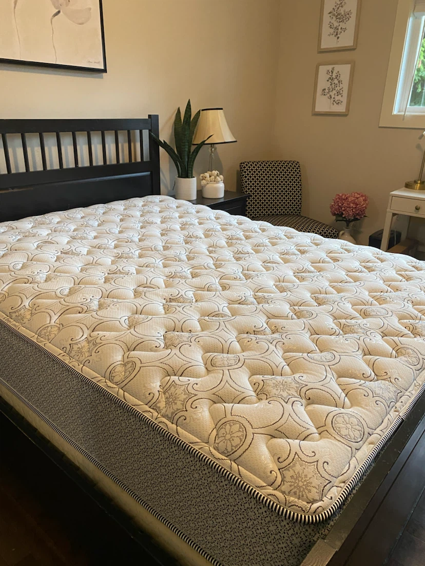 Queen size mattress - photo 2