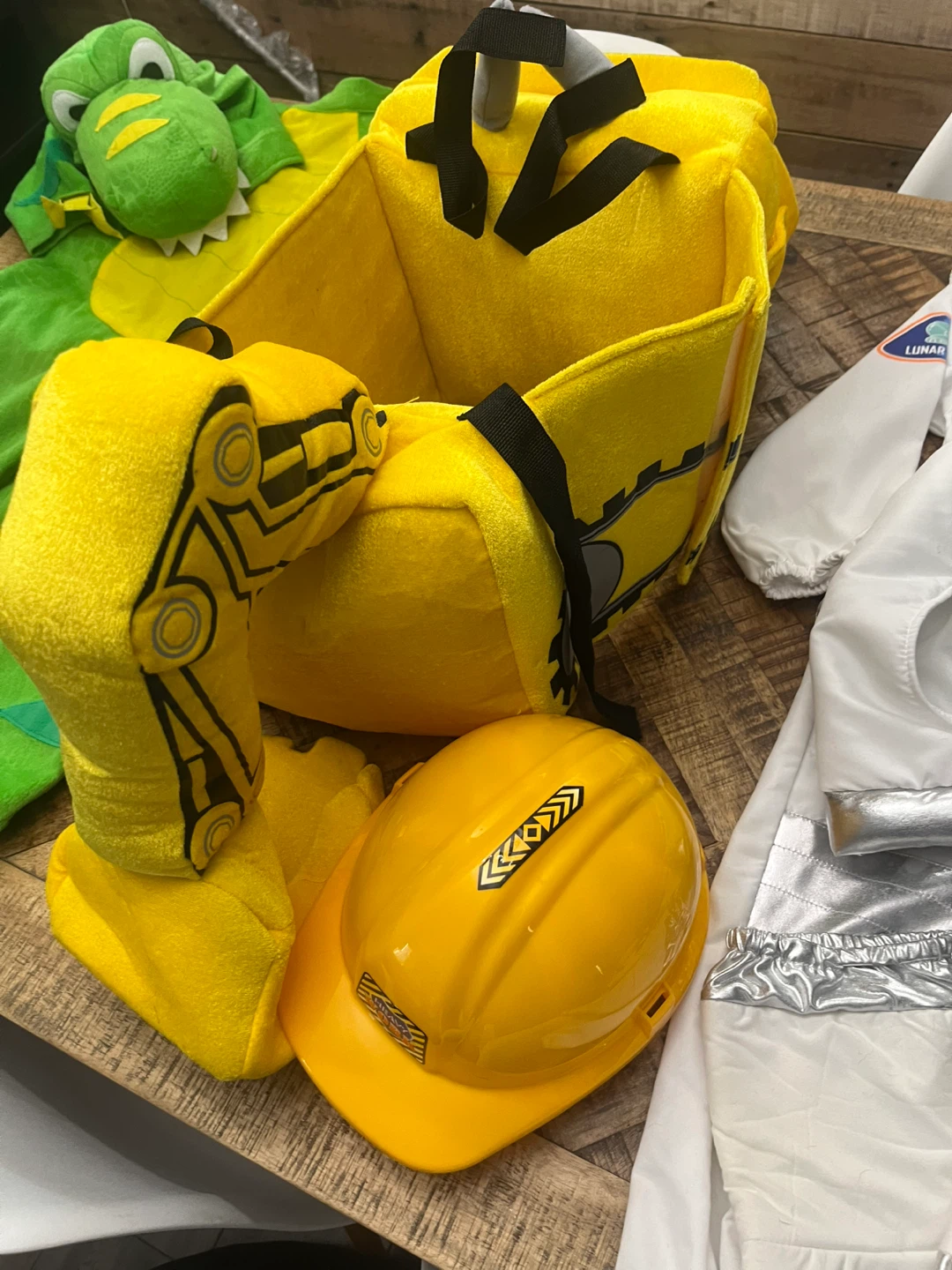 Kids Costume $10 each - photo 3