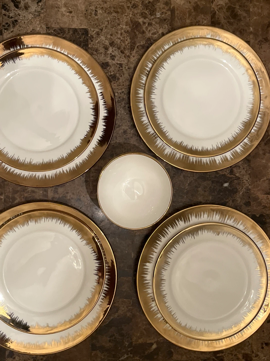 12-Piece Luxury Gold & White Dinnerware Set – Service for 4 - photo 4