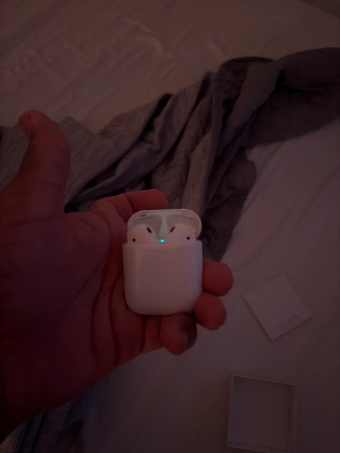 Apple AirPods (2nd generation) - photo 2