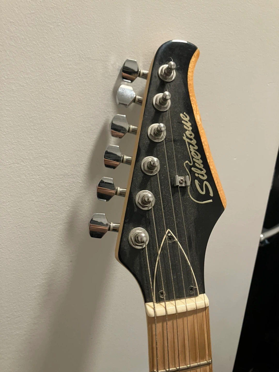 Squier Strat electric guitar by Fender - photo 2
