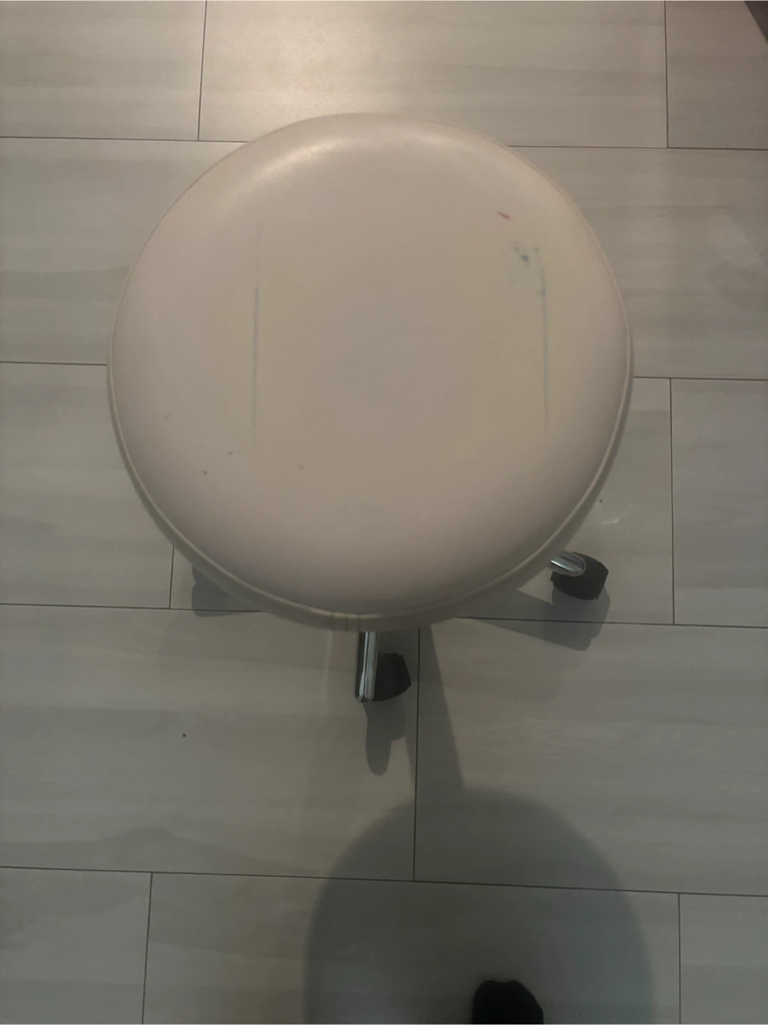 White adjustable stool