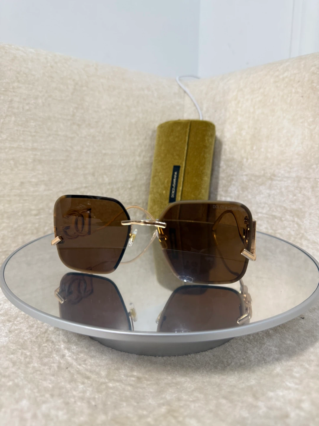 Beautiful luxury Sunglasses. - photo 3
