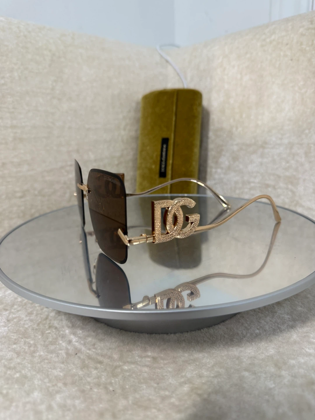 Beautiful luxury Sunglasses. - photo 4