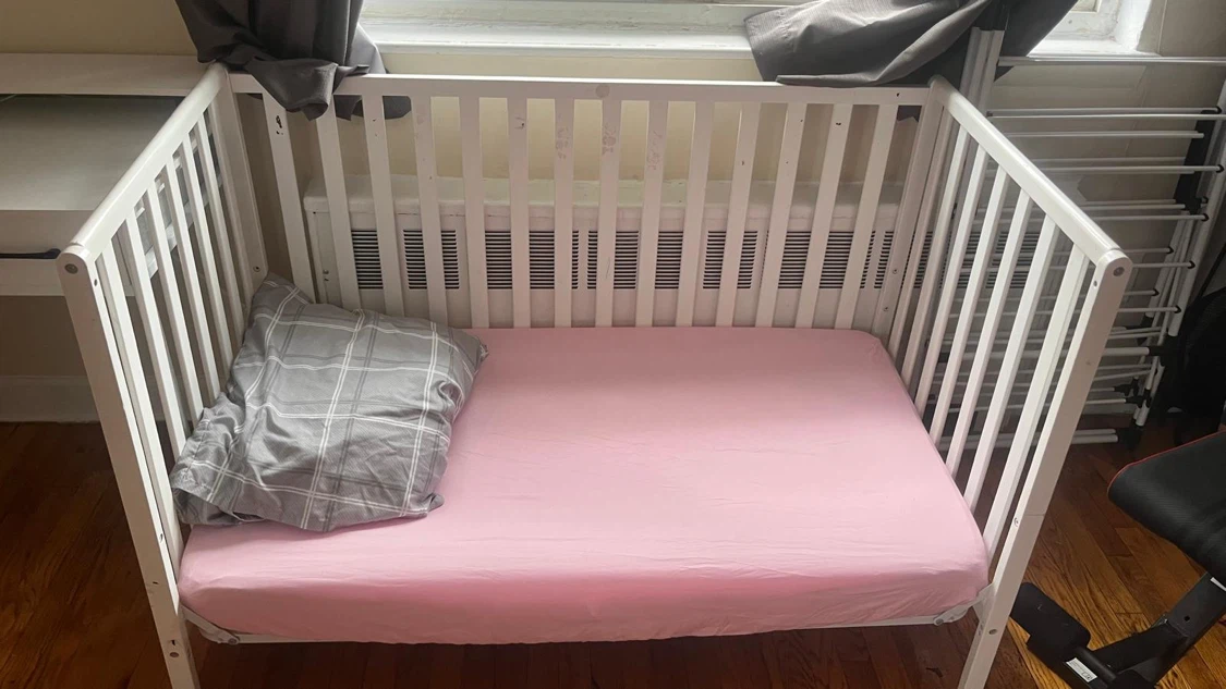 White Metal Baby Crib - photo 2