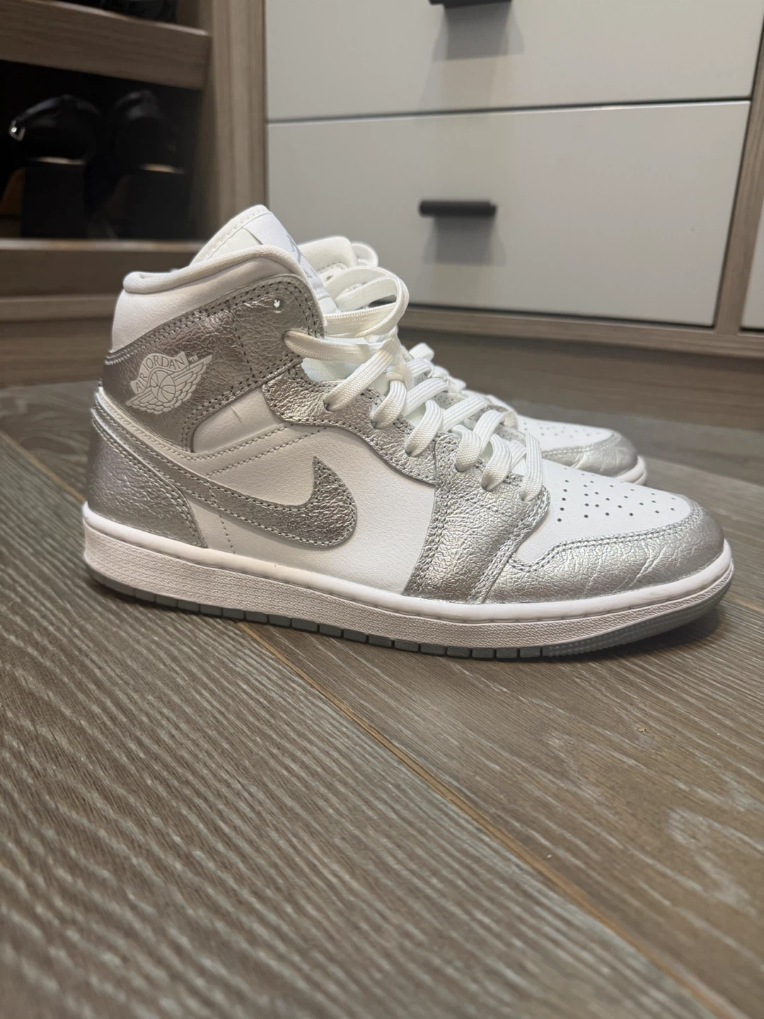 Air Jordan 1 Mid Metallic Silver – Women’s Size 9 - photo 2