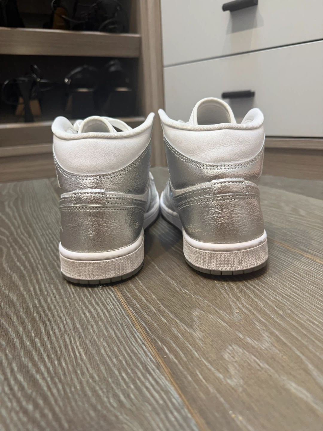 Air Jordan 1 Mid Metallic Silver – Women’s Size 9 - photo 3