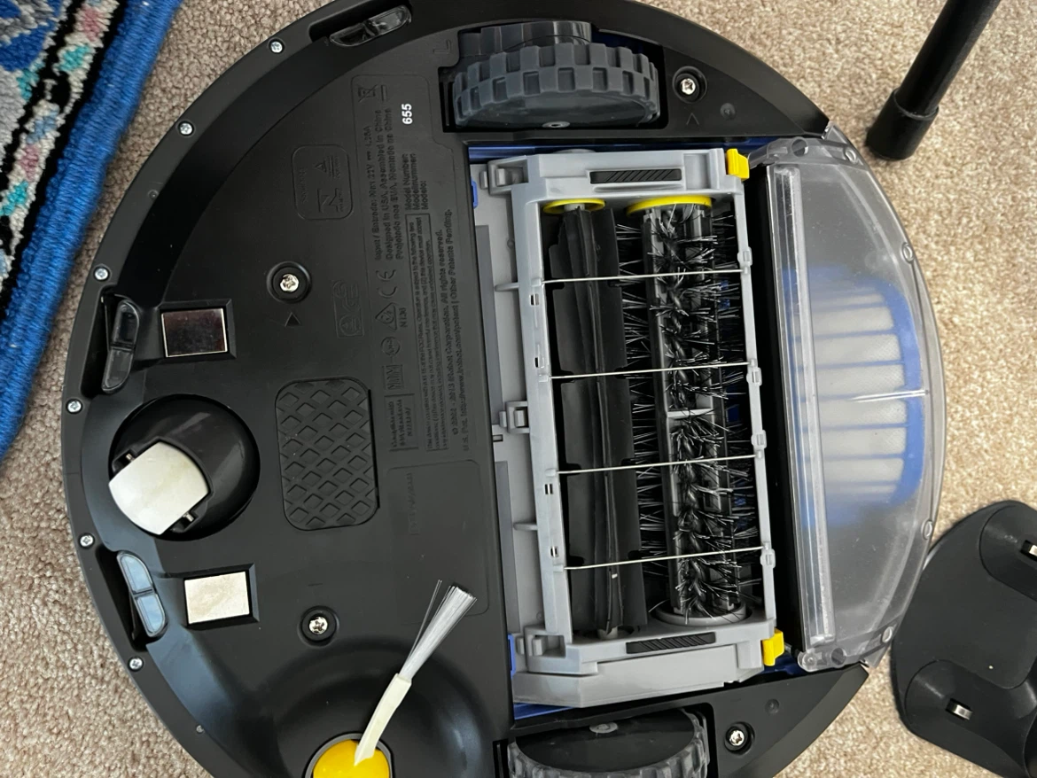 iRobot Roomba pet series Vacuum Cleaner Model 655 - photo 5