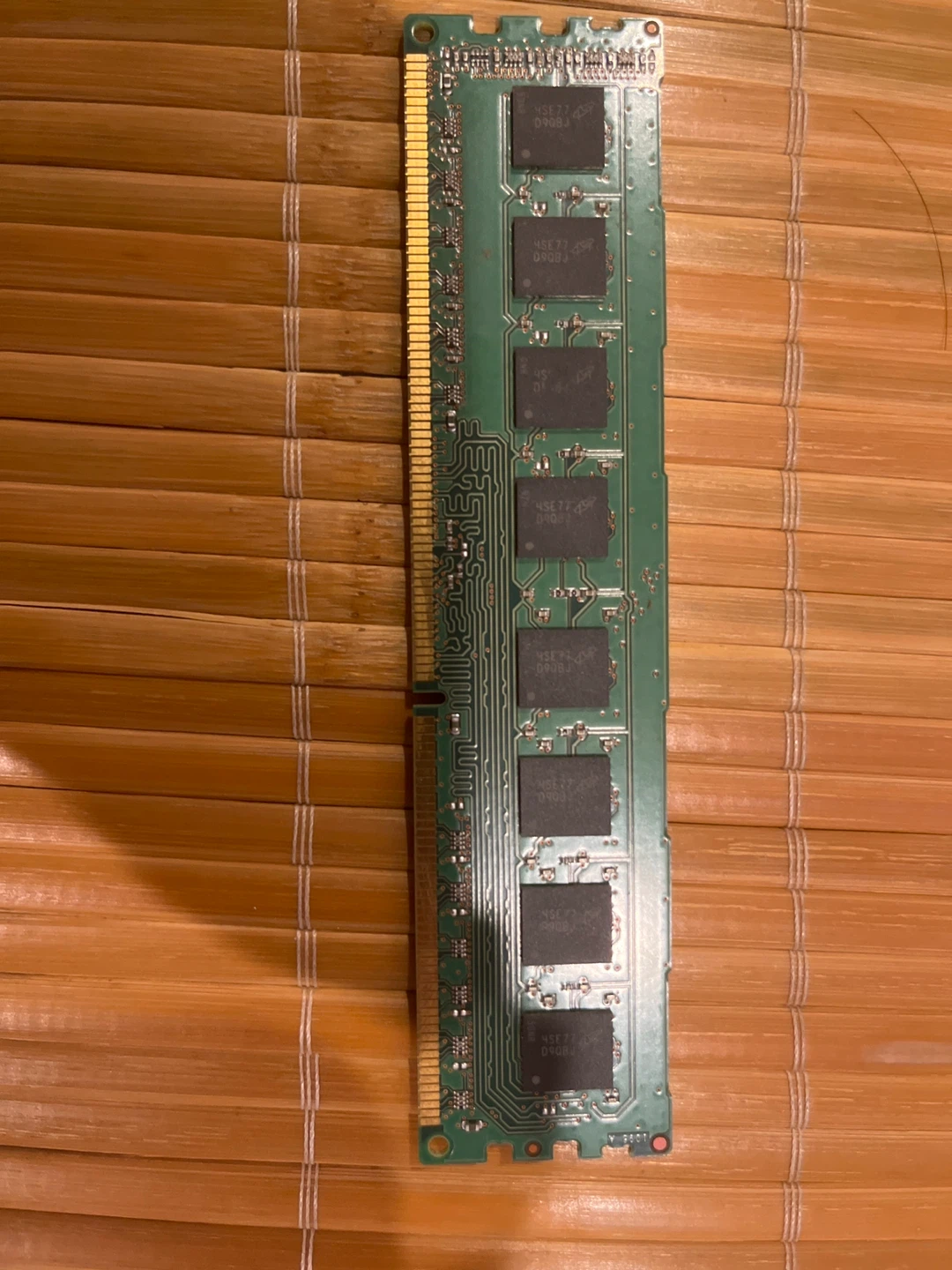 Micron 8GB DDR3 RAM Stick - photo 2