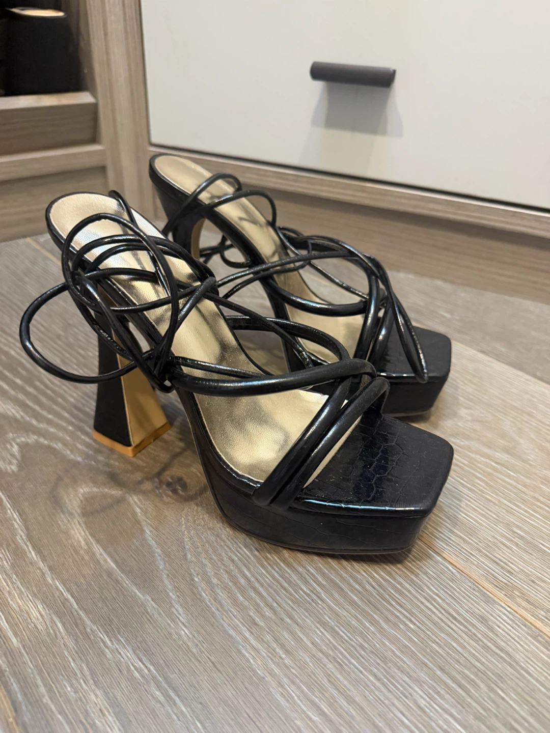 Black Strappy Platform Heels – Size 7