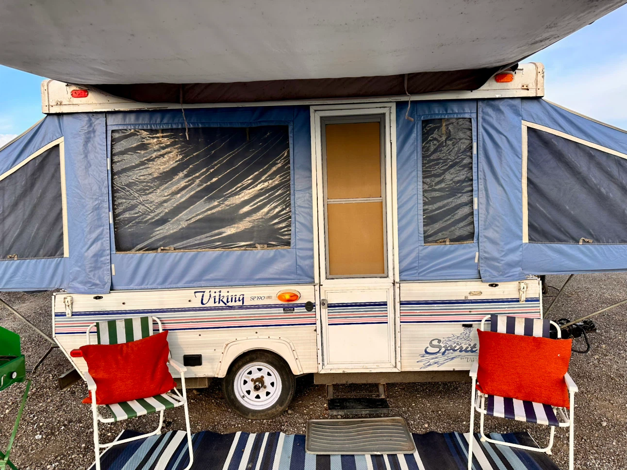 Viking Pop-up Camper $1500 firm - photo 2