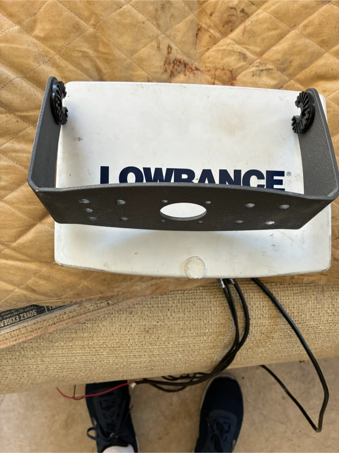 Lowrance LCX-27c Chartplotter/sounder - photo 2
