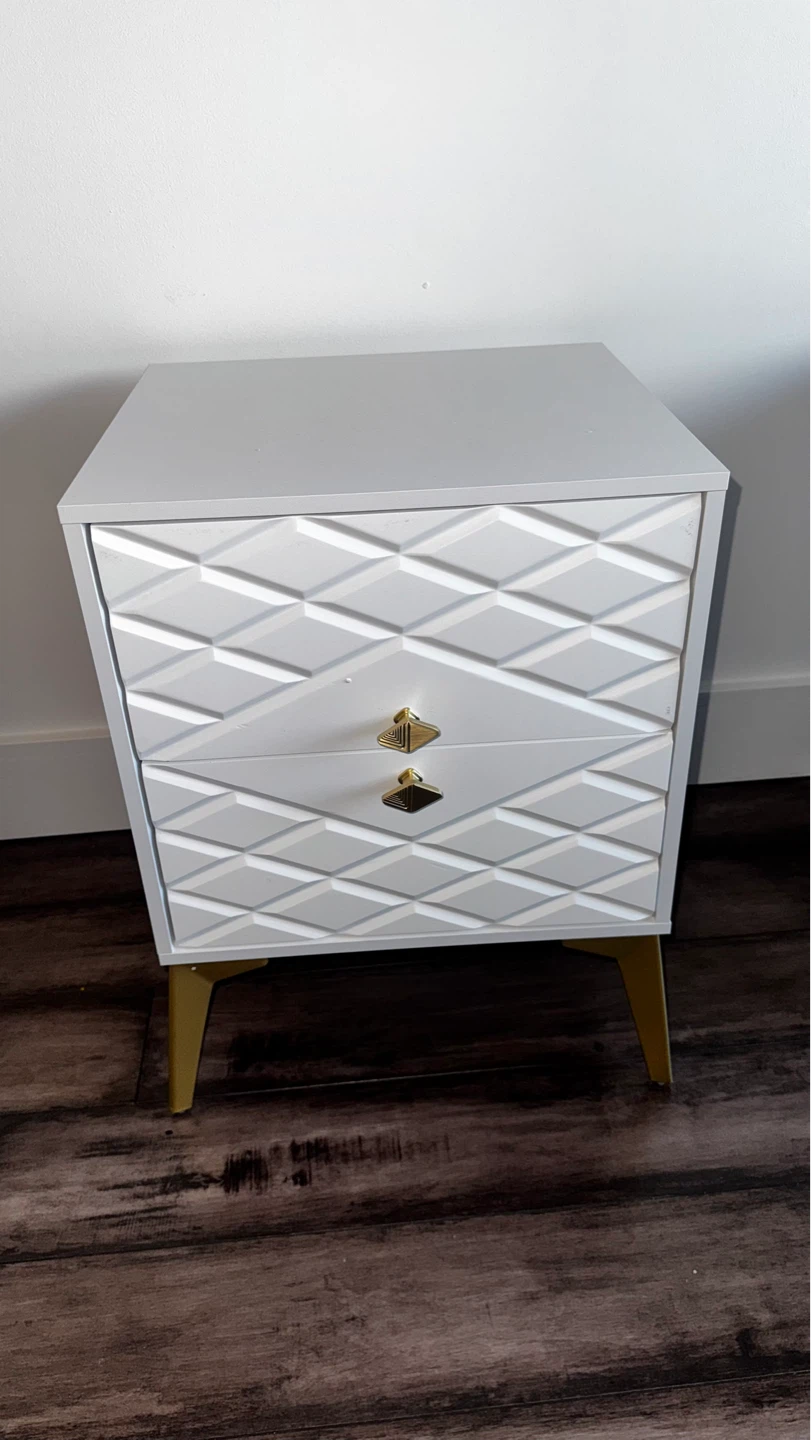 Set of Two White Nightstands with Gold Legs - photo 2