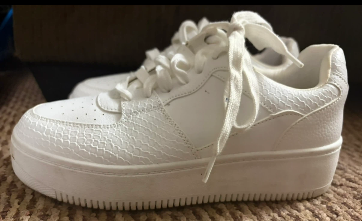 Women's White Platform Sneakers ~ Size 6 1/2 - photo 2