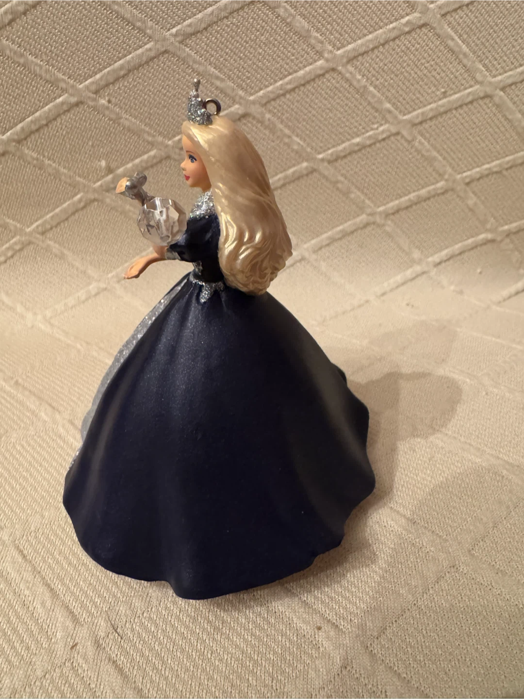 1999 Barbie Millennium Princess Keepsake Ornament - photo 3