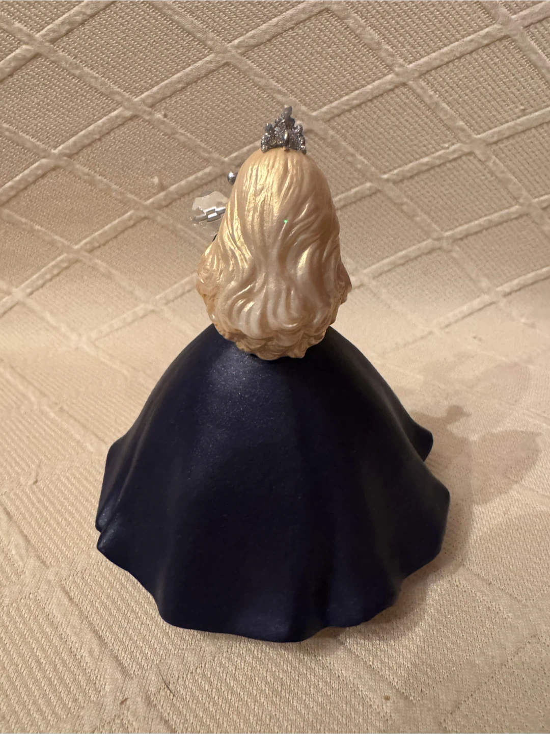 1999 Barbie Millennium Princess Keepsake Ornament - photo 4