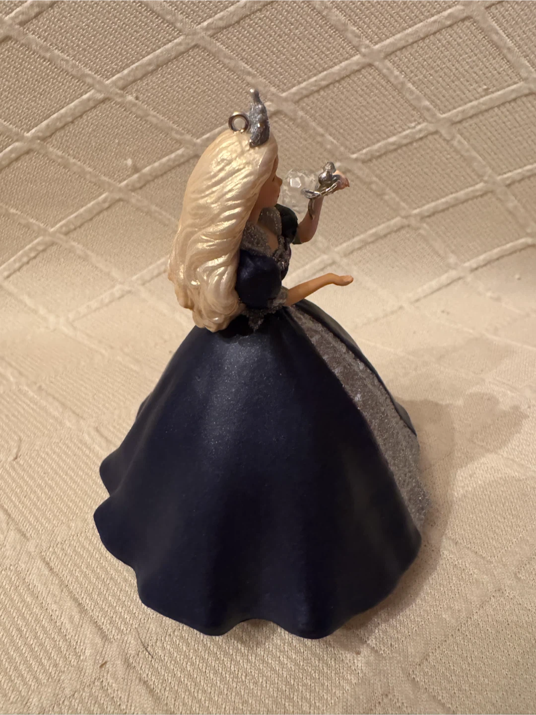 1999 Barbie Millennium Princess Keepsake Ornament - photo 5