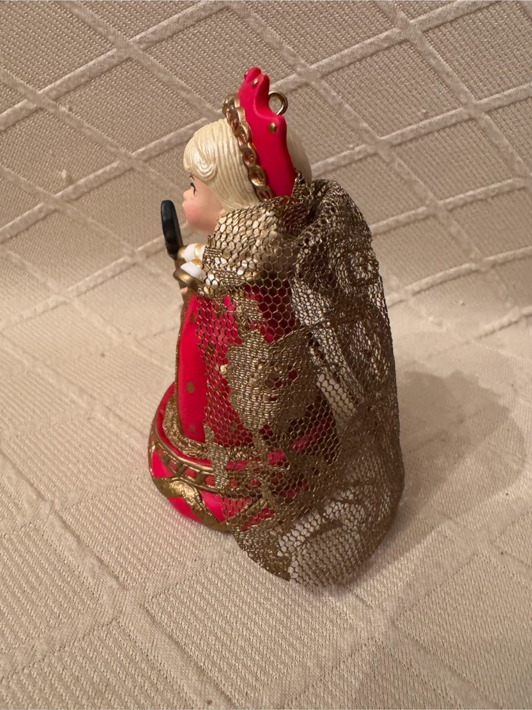 Hallmark Keepsake Red Queen Ornament - photo 3
