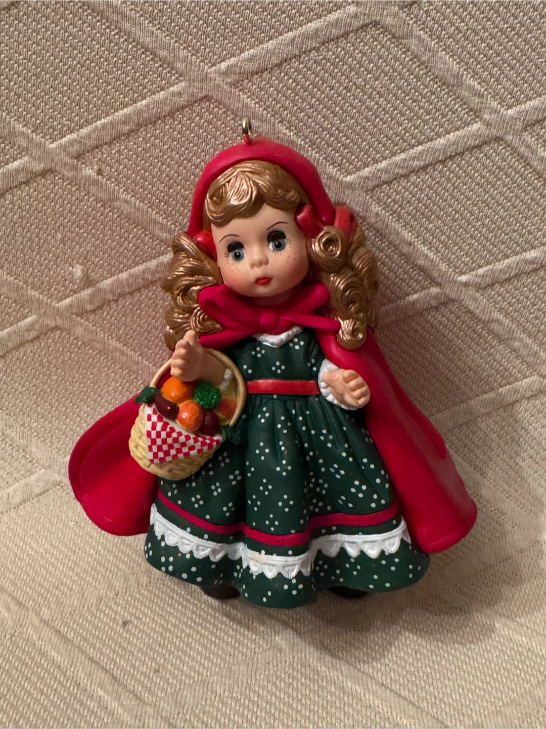 Hallmark Keepsake Little Red Riding Hood Ornament 1991 - photo 2
