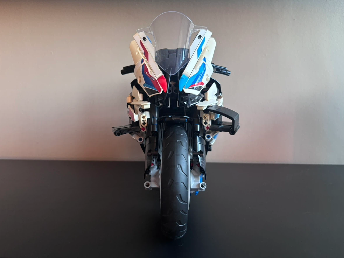 LEGO Technic BMW M 1000 RR 42130 - photo 5