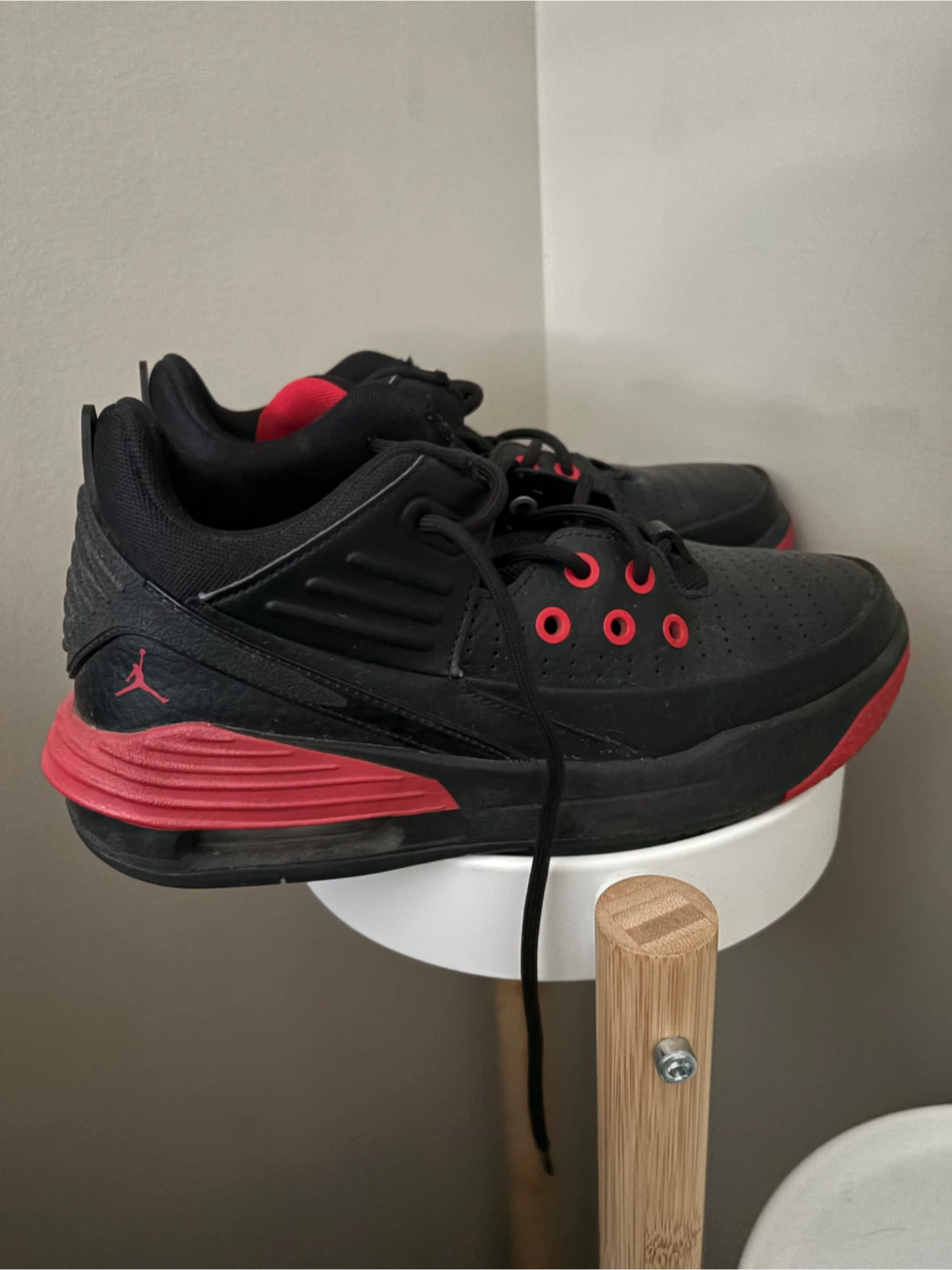 Air Jordan max aura 5